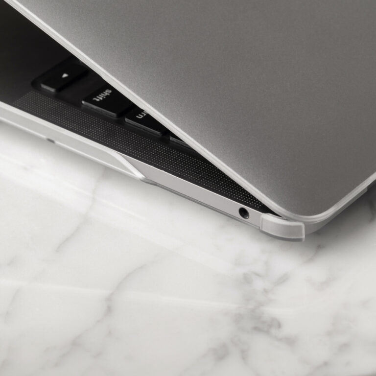 Moshi iGlaze for MacBook Pro 13 clear top